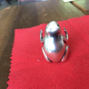sterling silver frog ring!